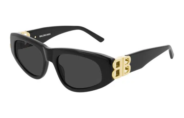 Balenciaga B