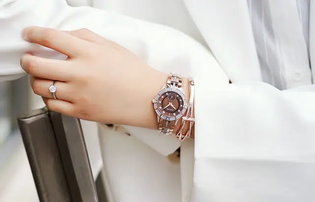 BULOVA 31mm 98L284