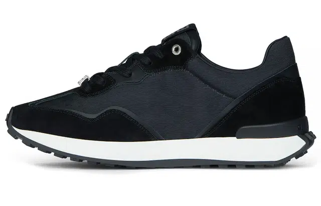 GIVENCHY GIV Runner