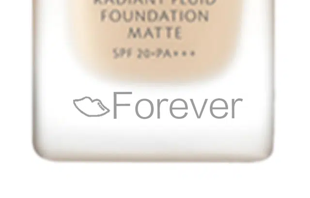 Cl de Peau Beaut KISS