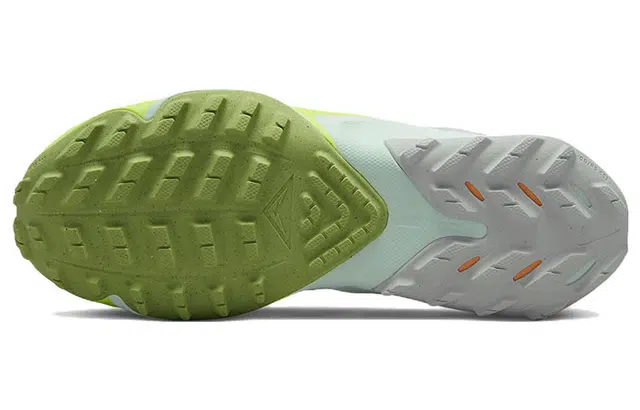 Nike Air Zoom Terra Kiger 8