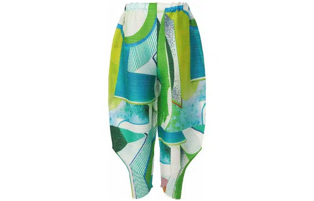 PLEATS PLEASE ISSEY MIYAKE