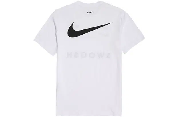 Nike Sportswear Swoosh T