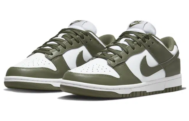 Nike Dunk Low "Medium Olive"