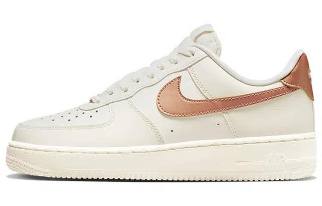 Nike Air Force 1 '07 Low Beige