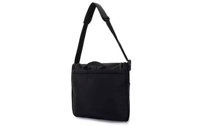 Nike EssentalsI Messenger