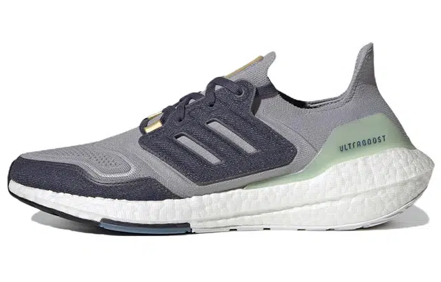 adidas Ultraboost 22