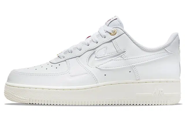 Nike Air Force 1 Low White Gold