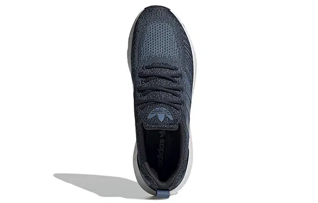 adidas originals Swift Run 22