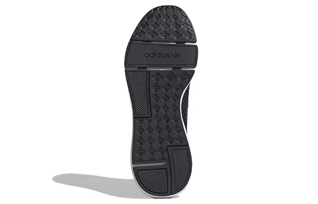adidas originals Swift Run 22