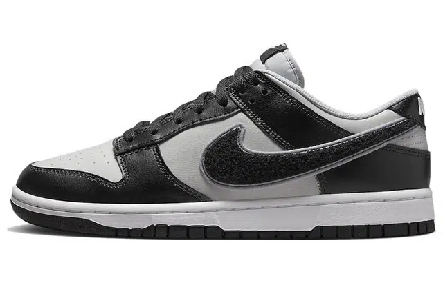 Nike Dunk Low retro "chenille swoosh"