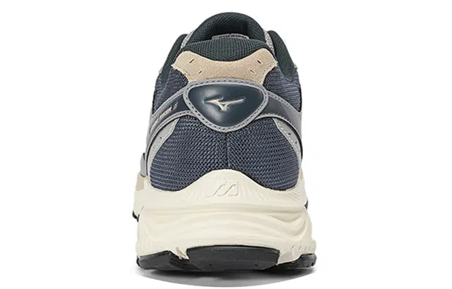 Mizuno Racer S