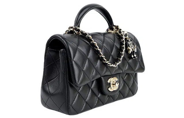 CHANEL Classic Flap CF 22S