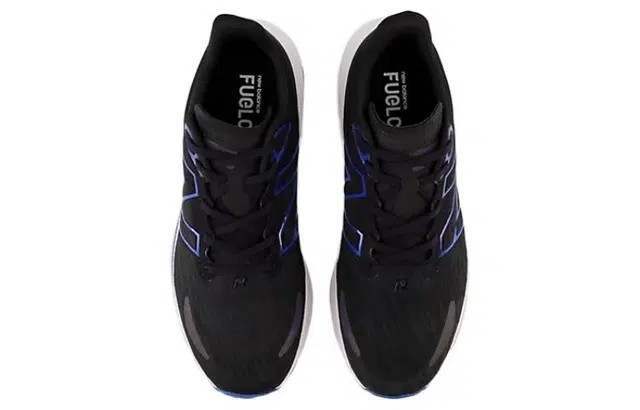 New Balance FuelCell Propel v4