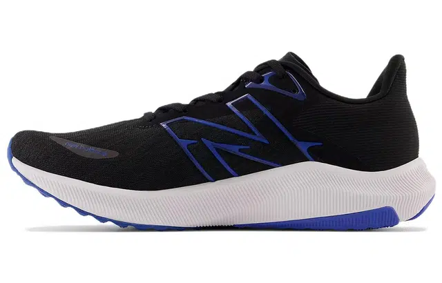 New Balance FuelCell Propel v4