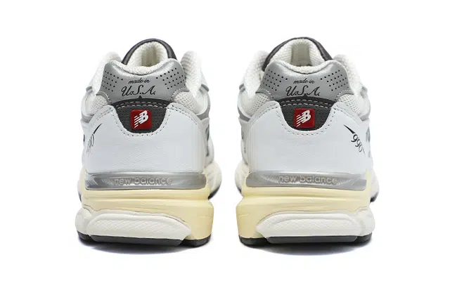 New Balance Teddy MadeNB 990 V3