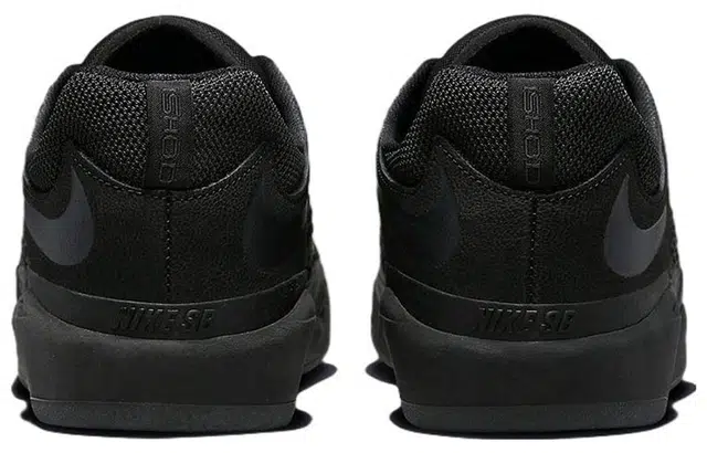 Nike SB Ishod Triple Black