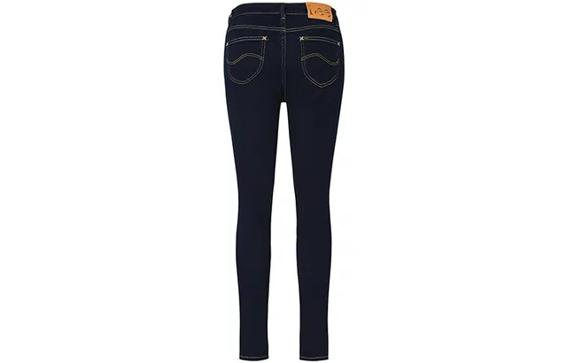 Lee FW22 419