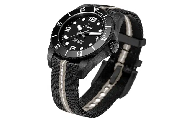 TITONI 600 42mm 83600 C-BK-256