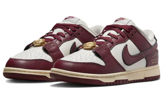 Nike Dunk Low Pendant "Team Red"