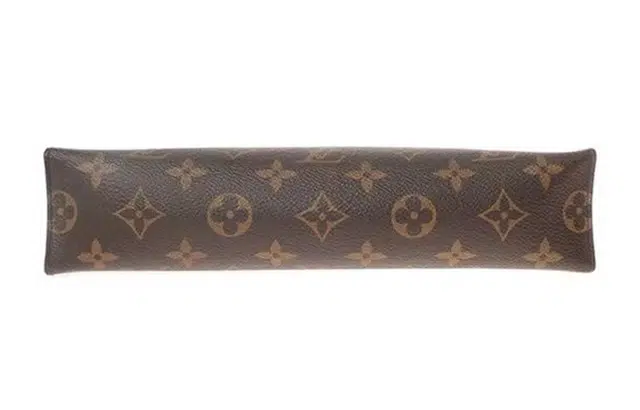 LOUIS VUITTON Toiletry Pouch 26