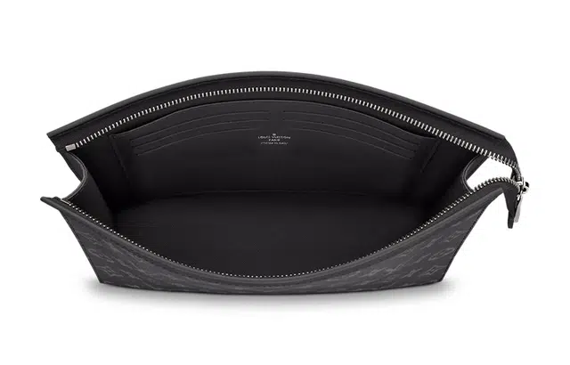LOUIS VUITTON Pochette Voyage