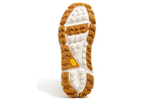 HOKA ONE ONE Tor Ultra Hi 3