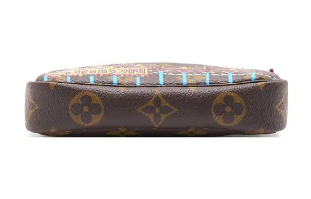 LOUIS VUITTON Pochette Accessoires