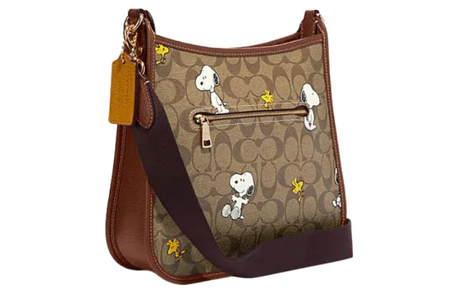 COACH x Peanuts Snoopy Dempsey 27