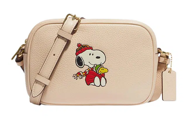 COACH x Peanuts Snoopy Jamie 19