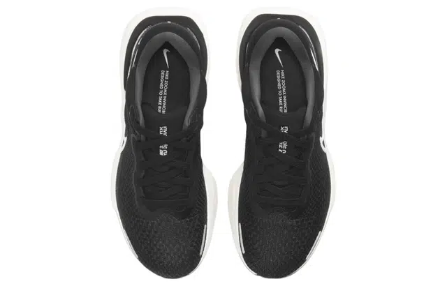 Nike Invincible Run 1 Flyknit