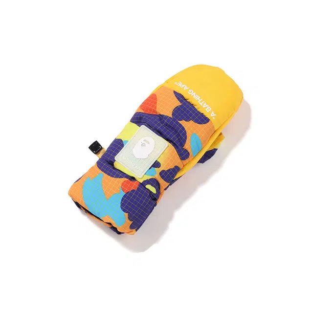 A BATHING APE Ape Head Mesh Camo Gloves Kids