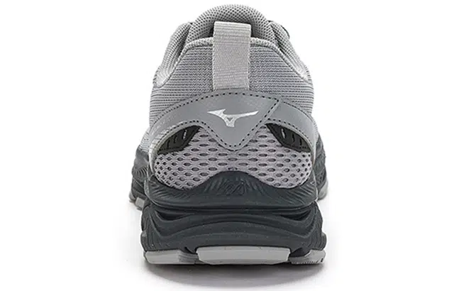 Mizuno Racer S