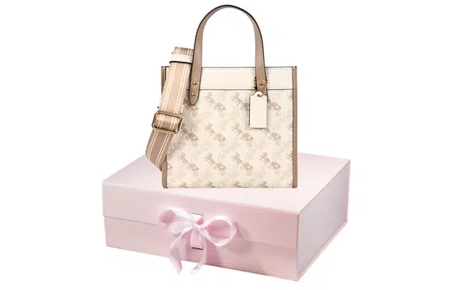 COACH Field 22 Logo Tote