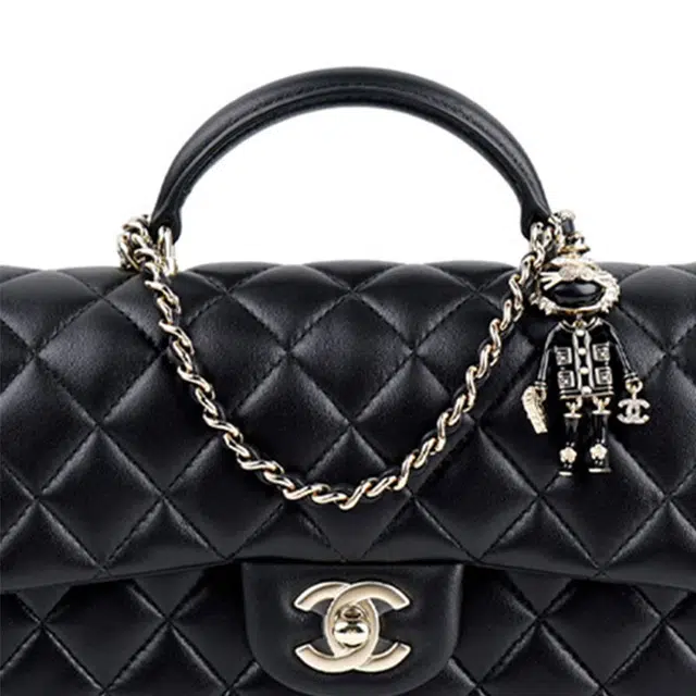CHANEL Classic Flap CF 22S