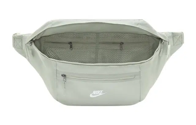 Nike ELEMENTAL Premium Logo