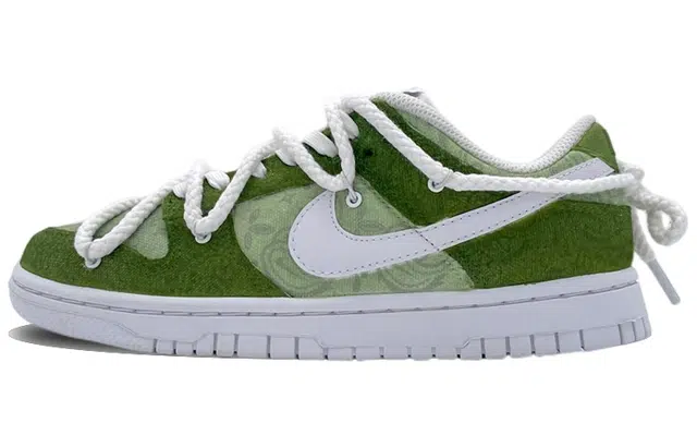 Nike Dunk Low ESS