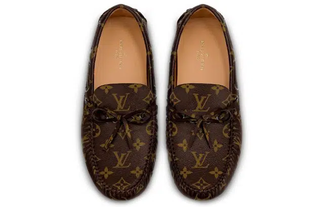 LOUIS VUITTON Arizona Monogram