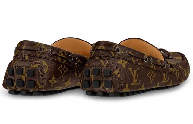 LOUIS VUITTON Arizona Monogram