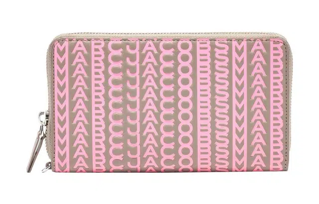 MARC JACOBS Monogram