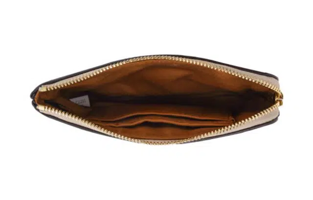 COACH Corner Zip 16