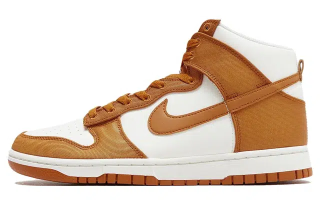 Nike Dunk Monarch