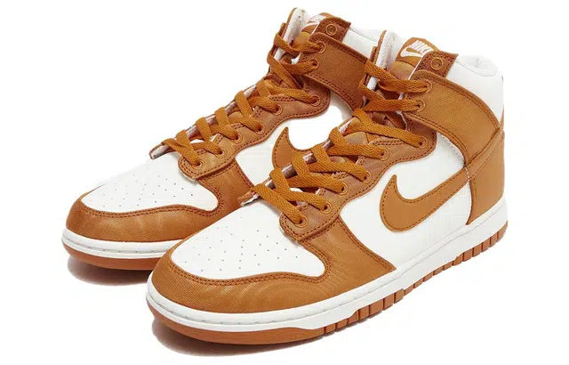 Nike Dunk Monarch