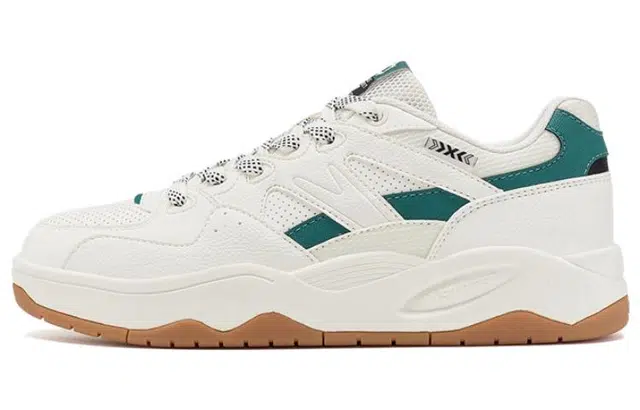 特步 防滑耐磨减震 低帮 板鞋 女款 白绿