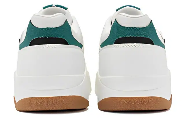 特步 防滑耐磨减震 低帮 板鞋 女款 白绿