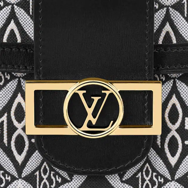 LOUIS VUITTON Dauphine MM