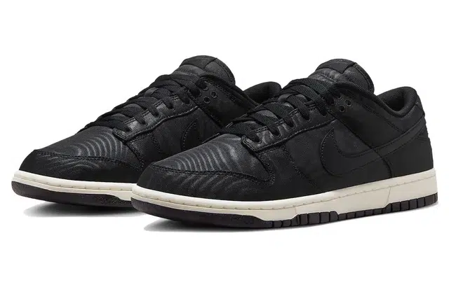 Nike Dunk Low Black Canvas