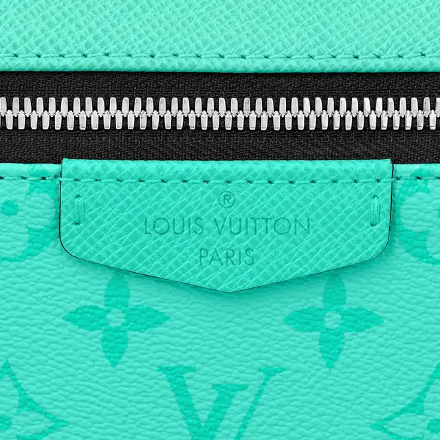LOUIS VUITTON Discovery
