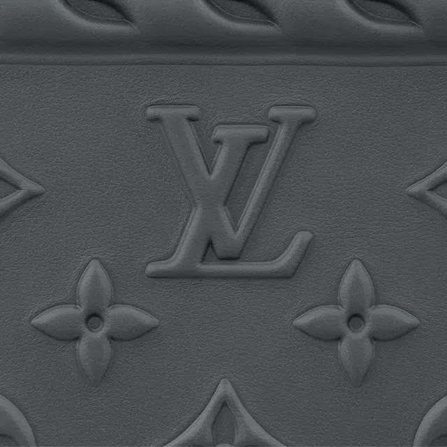 LOUIS VUITTON SOFT TRUNK