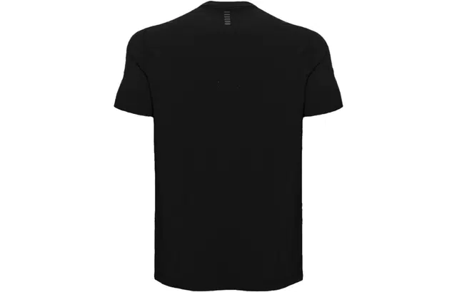 Under Armour T